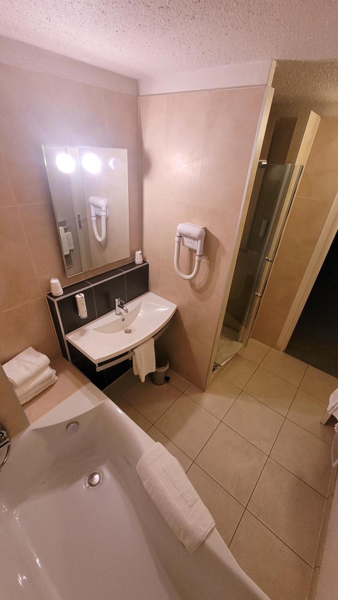 Enzo Hotels Diane - Logis Amneville Ngoại thất bức ảnh