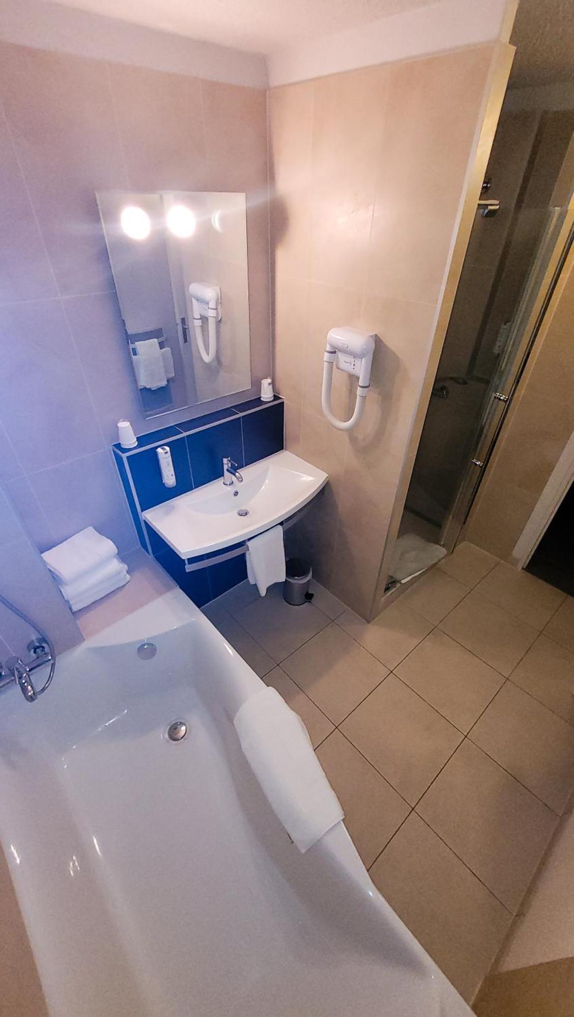 Enzo Hotels Diane - Logis Amneville Ngoại thất bức ảnh