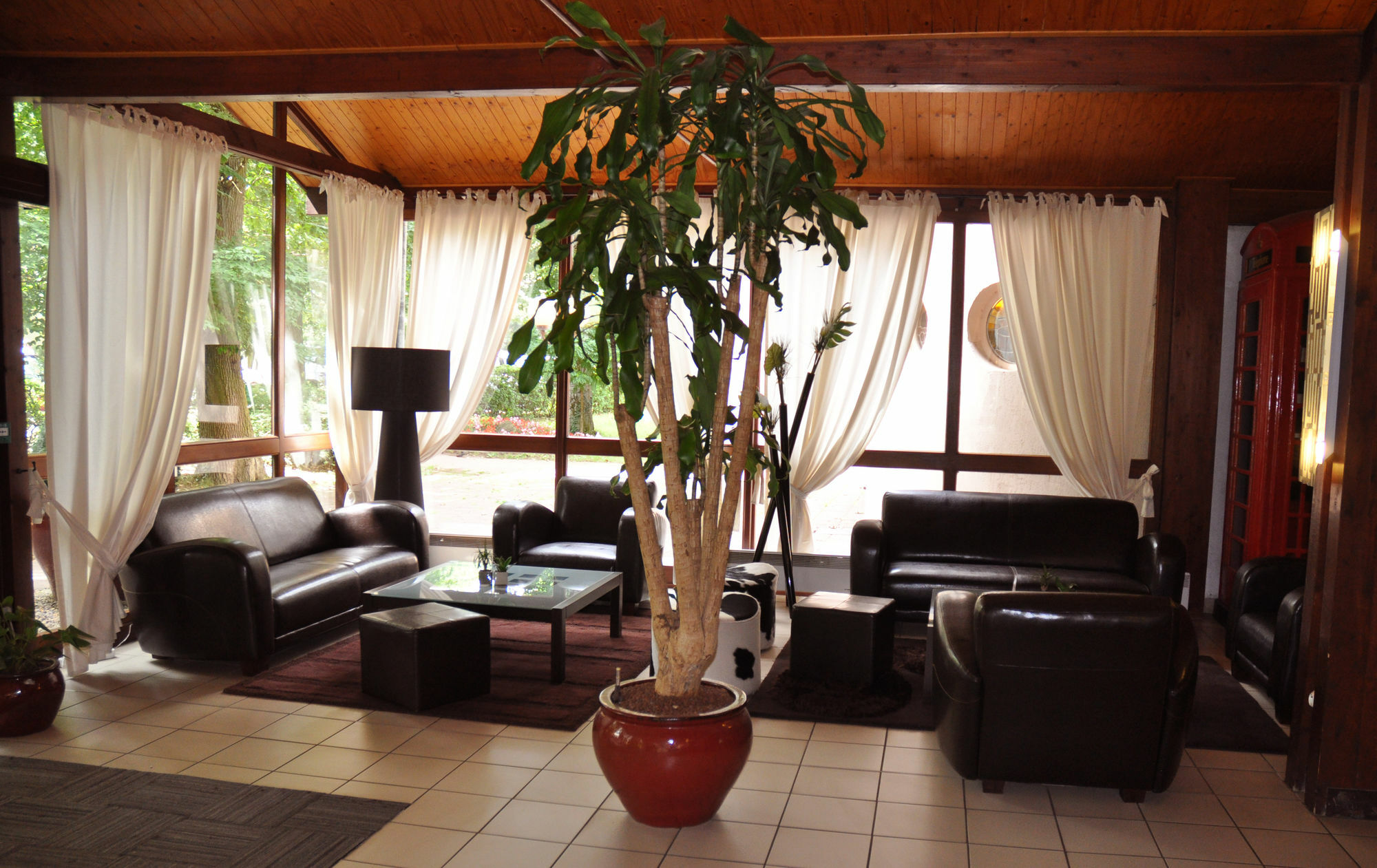 Enzo Hotels Diane - Logis Amneville Ngoại thất bức ảnh
